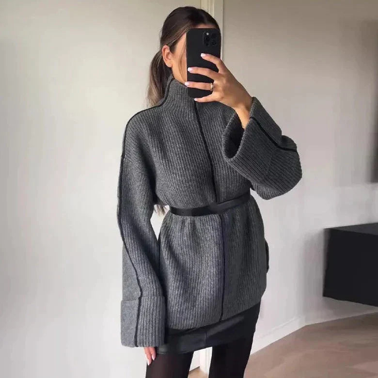 JO | Turtleneck sweater