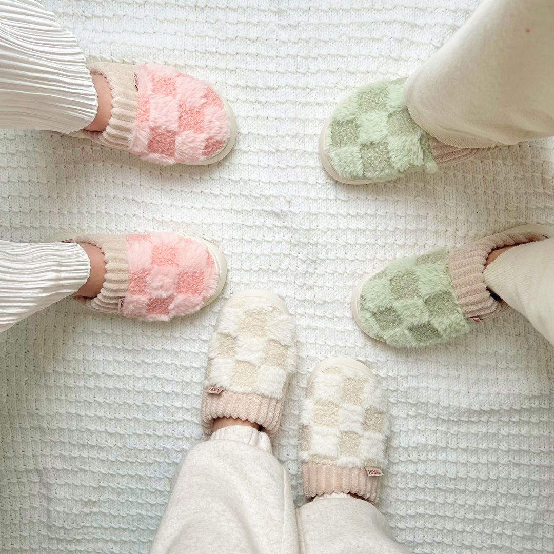 Elegantly Styled Slippers for Everyday Wear