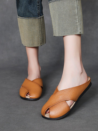 Elegantly Styled Slippers for Everyday Wear
