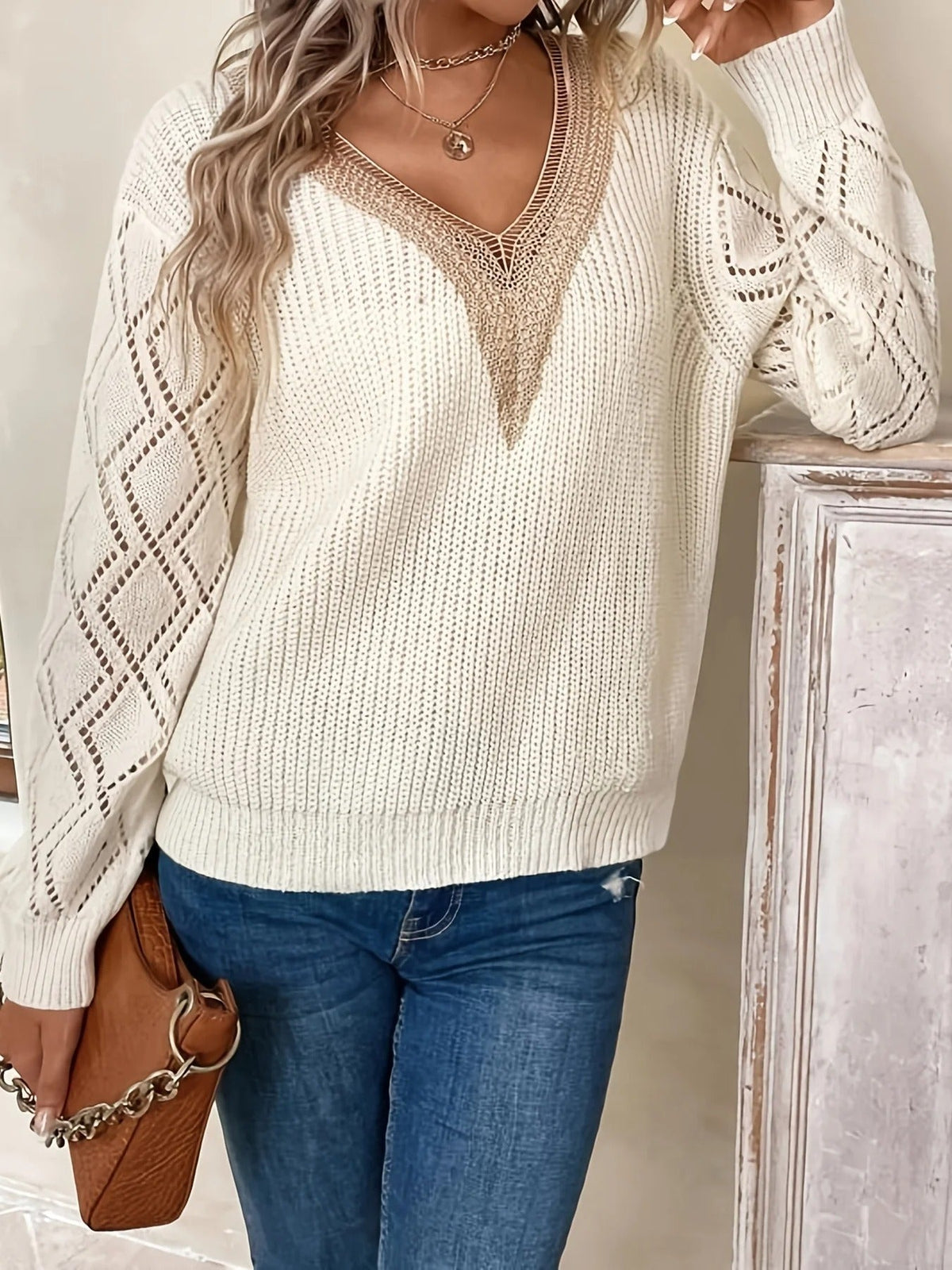 JO | MW - Stylish knitted sweater with V-neckline