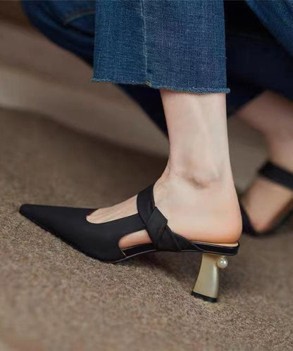 Finely Styled Slippers with a Classic Vintage Look