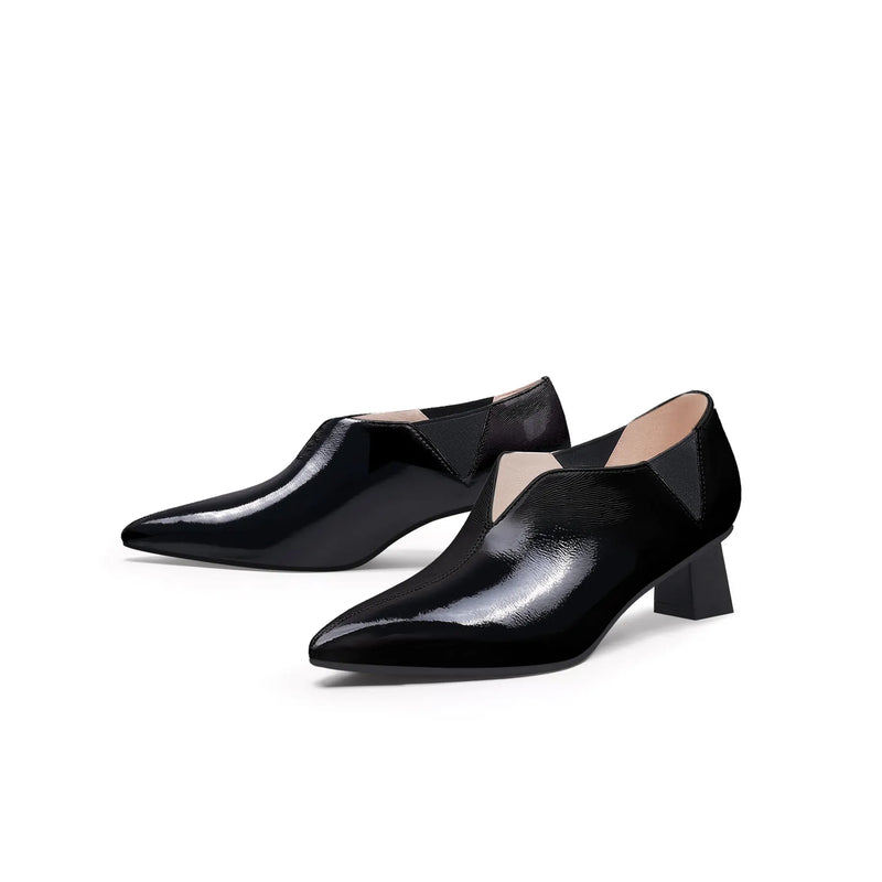 Casually Elegant Garment with a Refined Edge