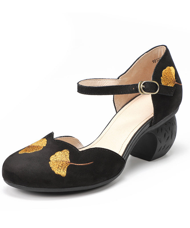 Effortlessly Elegant Heels with a Timeless Design