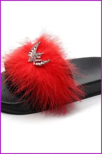 Classic Designed Slippers in a Timeless Cut