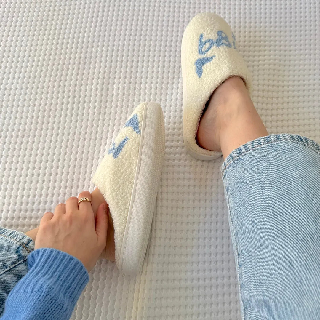Finely Styled Slippers with a Classic Vintage Look