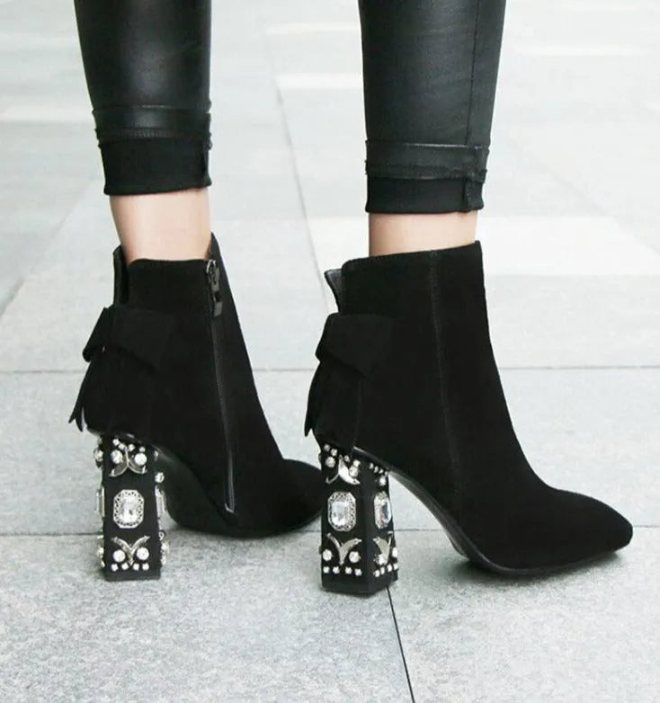 Beautifully Finished Heels in a Timeless Design