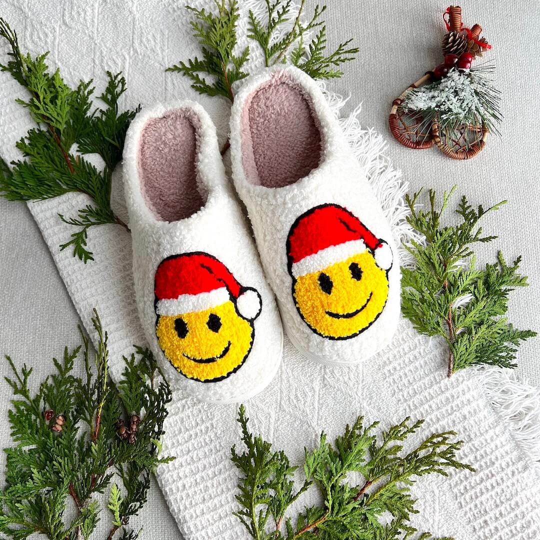 Casually Elegant Slippers with a Refined Edge