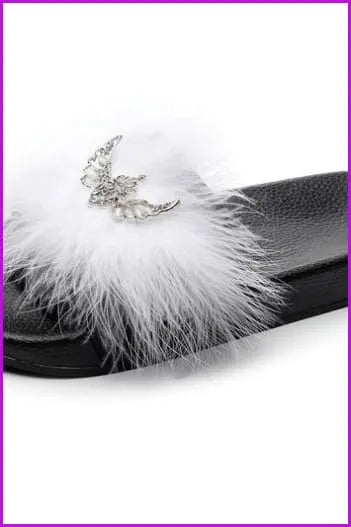 Casually Elegant Slippers with a Refined Edge