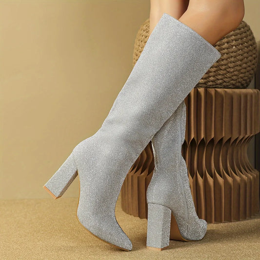 Effortlessly Elegant Boots with a Timeless Design