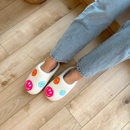 Effortlessly Elegant Slippers with a Timeless Design