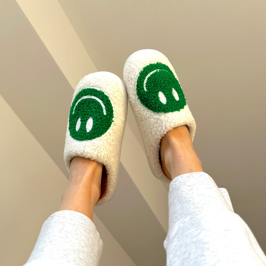 Finely Styled Slippers with a Classic Vintage Look