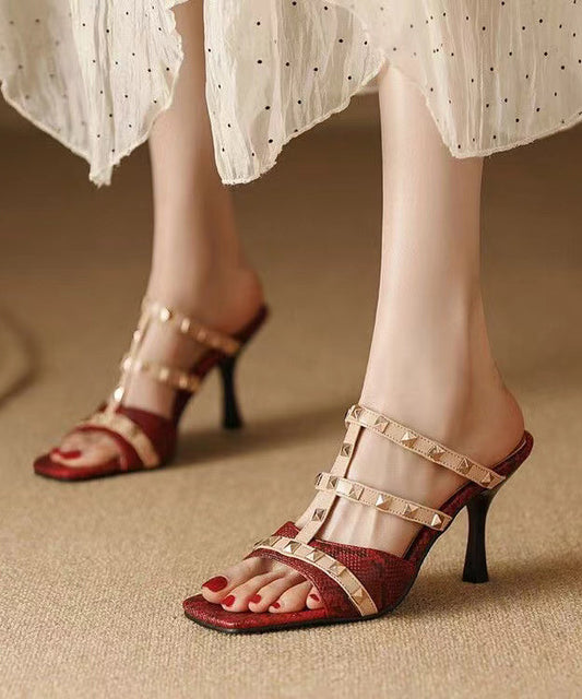 Casually Elegant Slippers with a Refined Edge