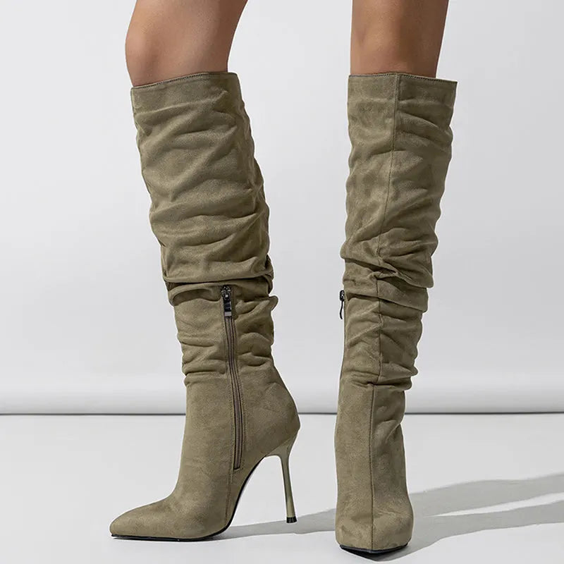 Effortlessly Elegant Shoes with a Timeless Design