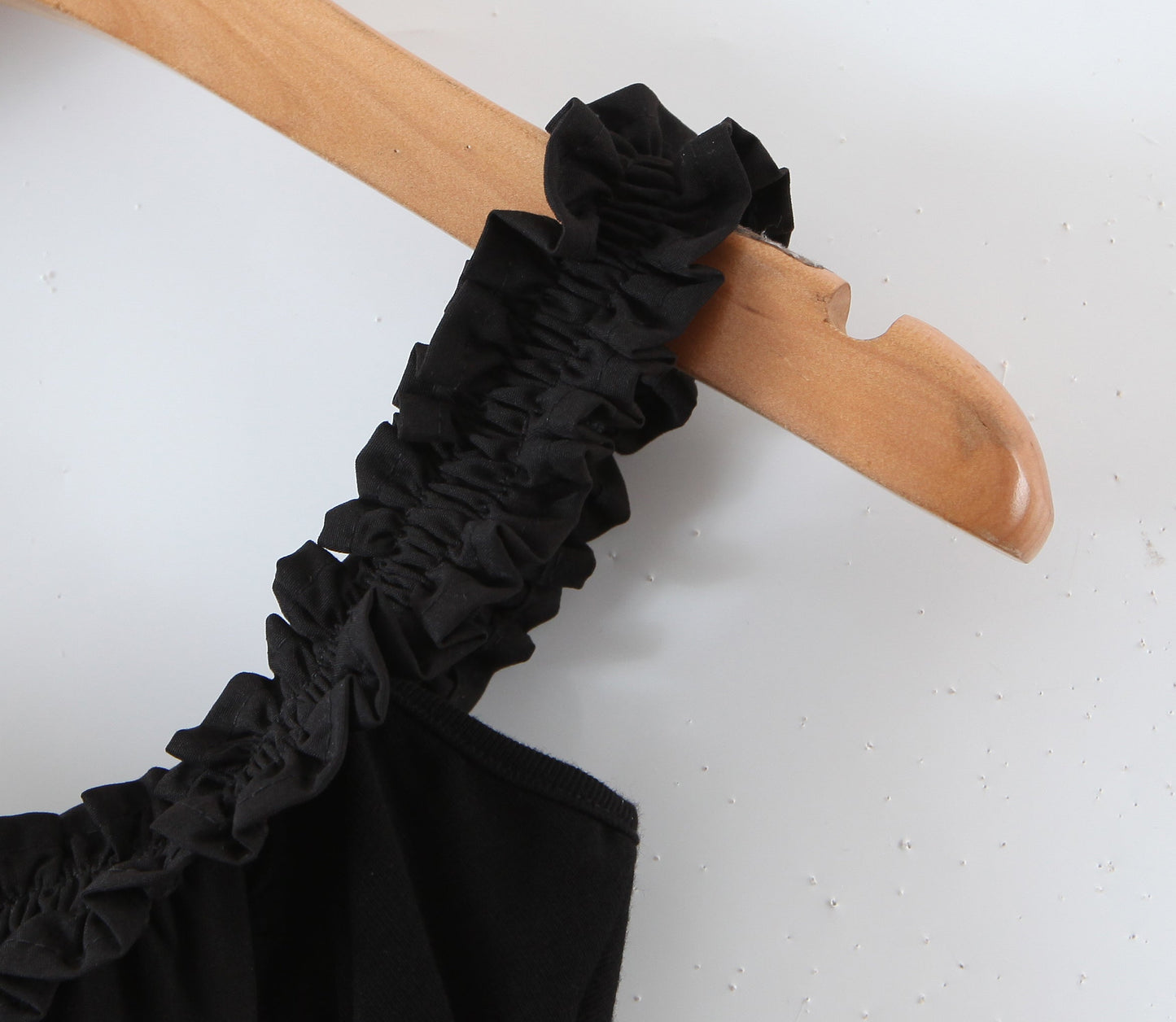 ’s Wooden Ear Strapless Black Slimming Camisole Layer Dress – Crisscross Style