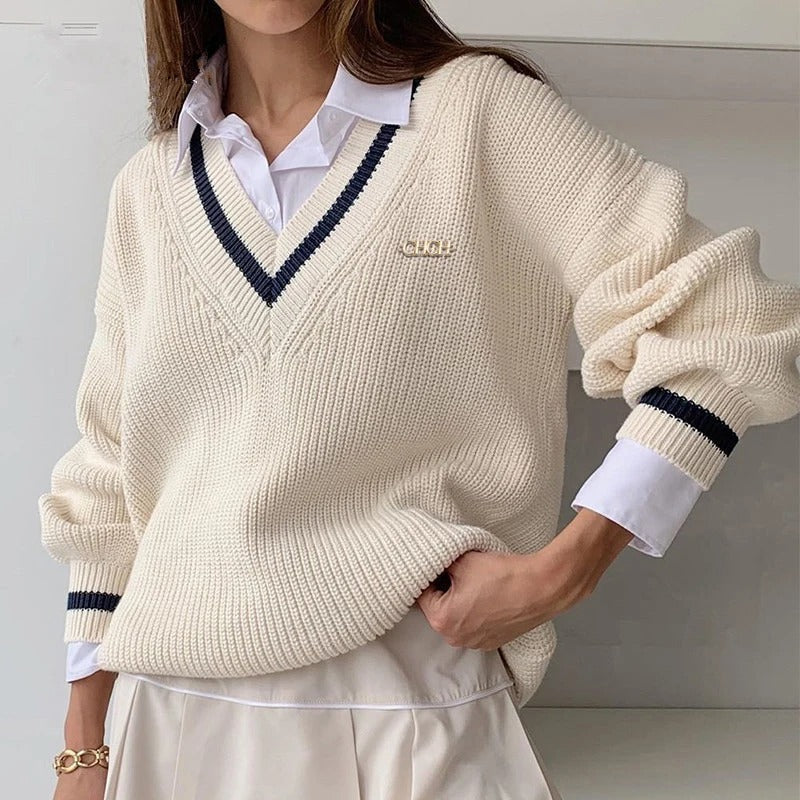 JO | MW - Elegant V-neck sweater