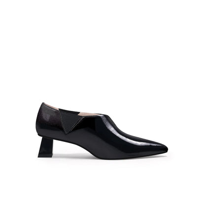 Casually Elegant Garment with a Refined Edge
