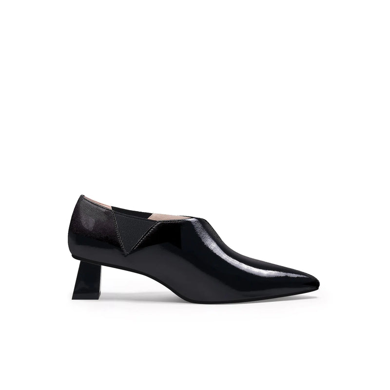 Beautifully Finished Garment in a Timeless Design