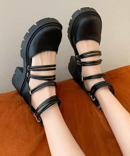 Finely Styled Sandals with a Classic Vintage Look