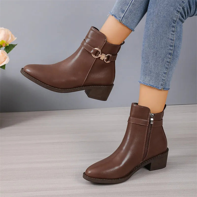 Effortlessly Elegant Shoes with a Timeless Design