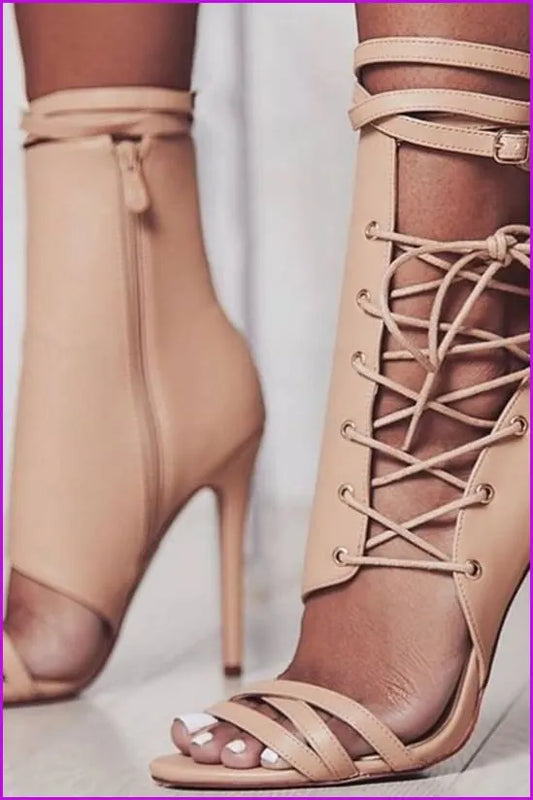Effortlessly Elegant Sandals with a Timeless Design