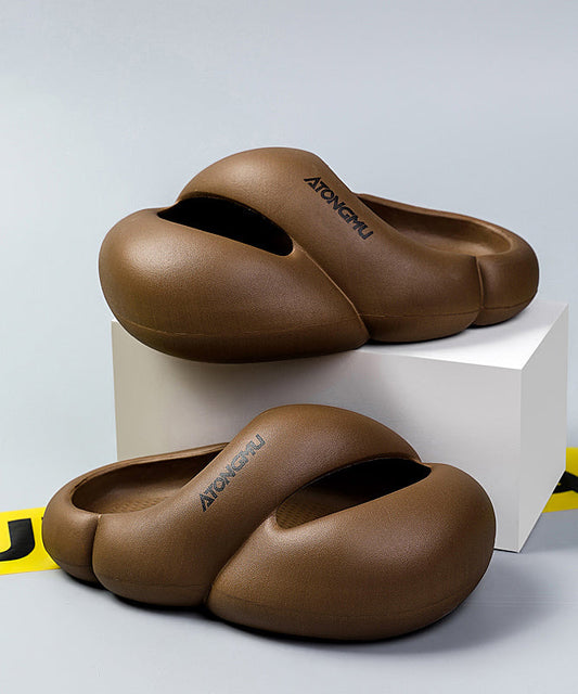 Effortlessly Elegant Slippers with a Timeless Design