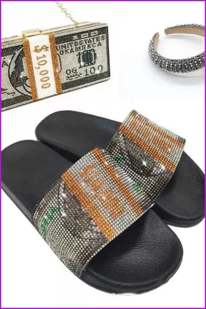 Elegantly Styled Slippers for Everyday Wear