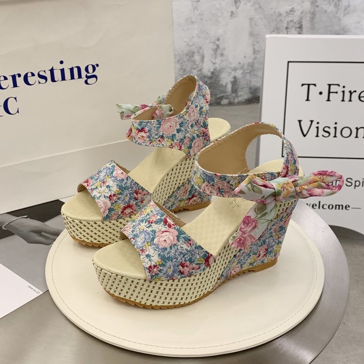 Finely Styled Heels with a Classic Vintage Look