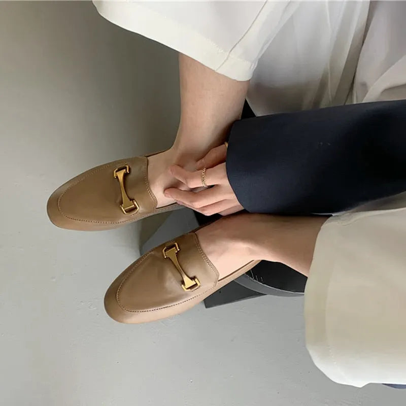 Effortlessly Elegant Slippers with a Timeless Design
