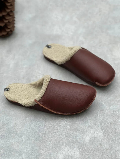 Elegantly Styled Slippers for Everyday Wear