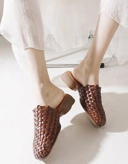 Elegantly Styled Slippers for Everyday Wear