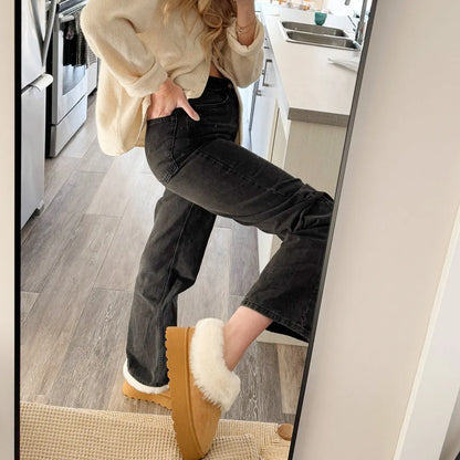 Elegantly Styled Slippers for Everyday Wear