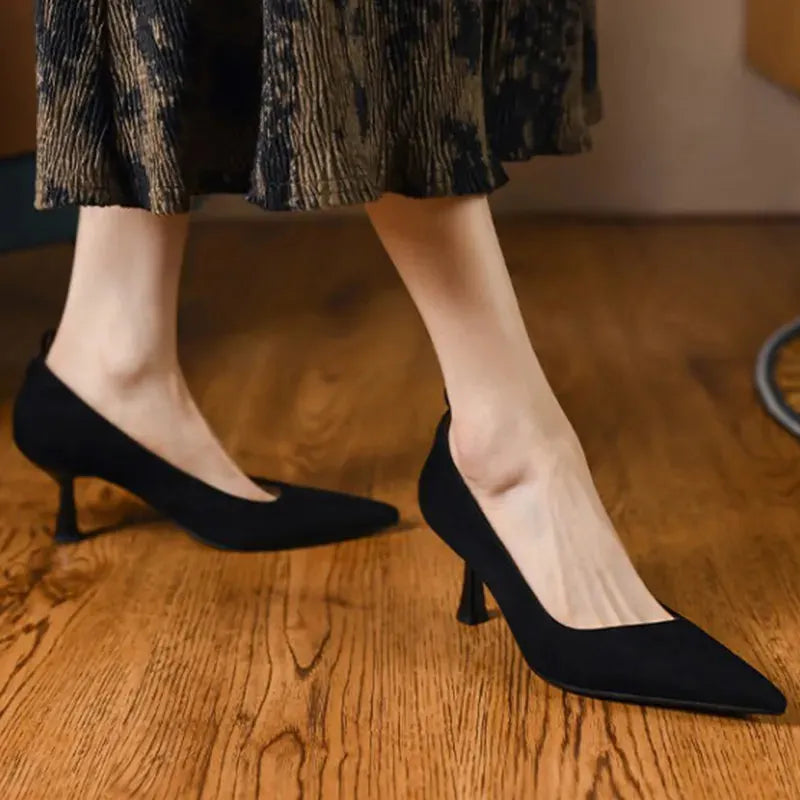 Classic Vintage Heels with a Flattering Fit