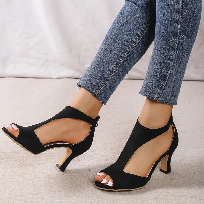 Casually Elegant Shoes with a Refined Edge