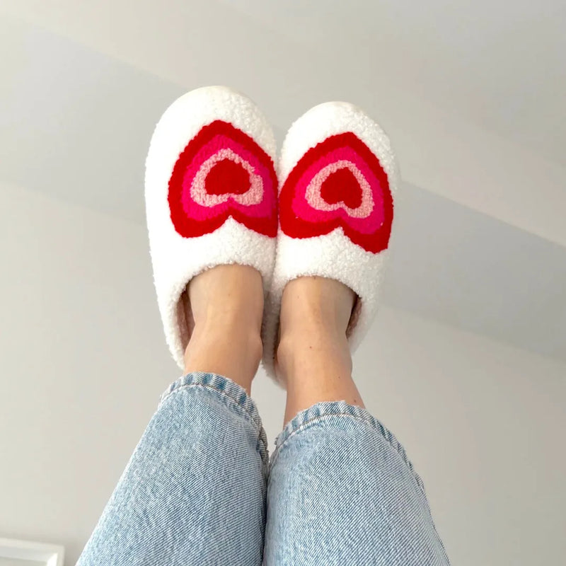 Elegantly Styled Slippers for Everyday Wear