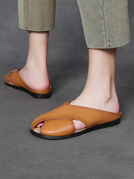 Elegantly Styled Slippers for Everyday Wear