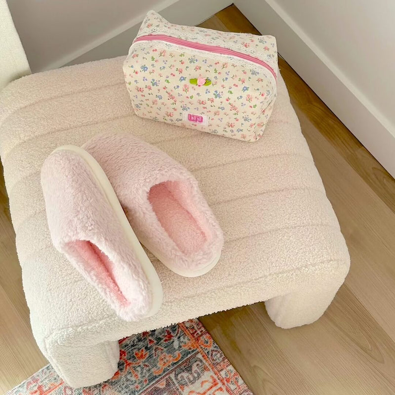 Effortlessly Elegant Slippers with a Timeless Design