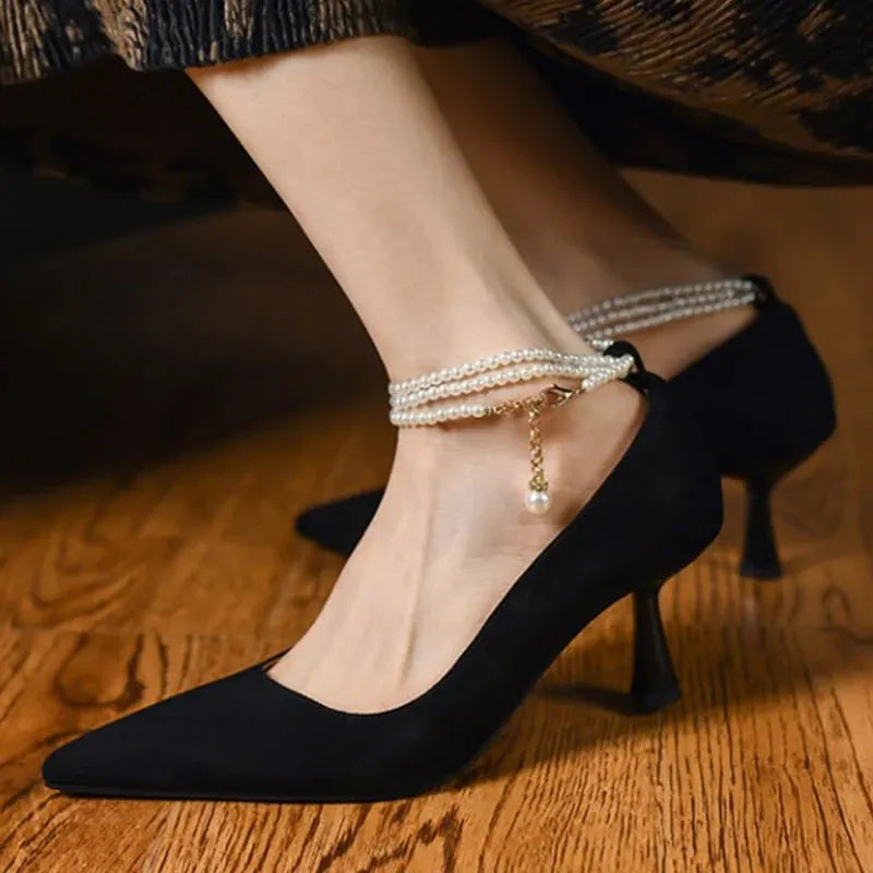Beautifully Finished Heels in a Timeless Design