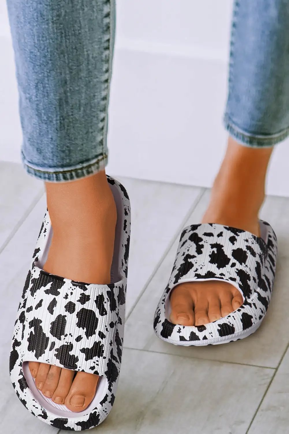 Classic Vintage Slippers with a Flattering Fit