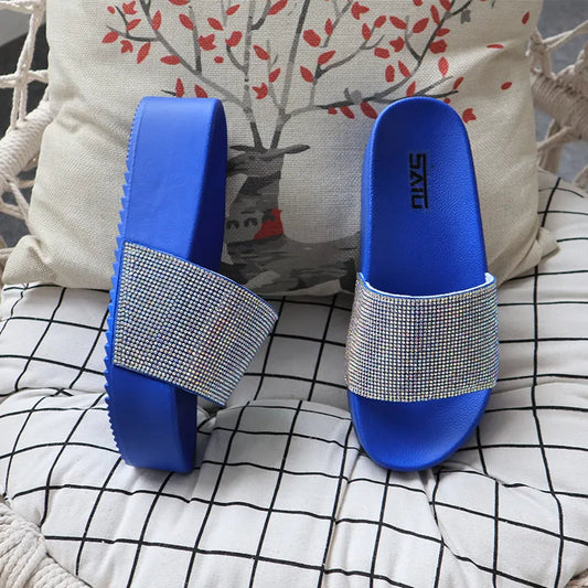 Effortlessly Elegant Sandals with a Timeless Design