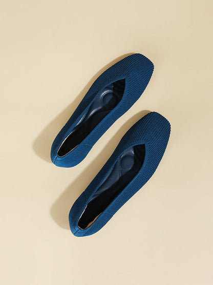 Pointed-toe Color V-cut Flats