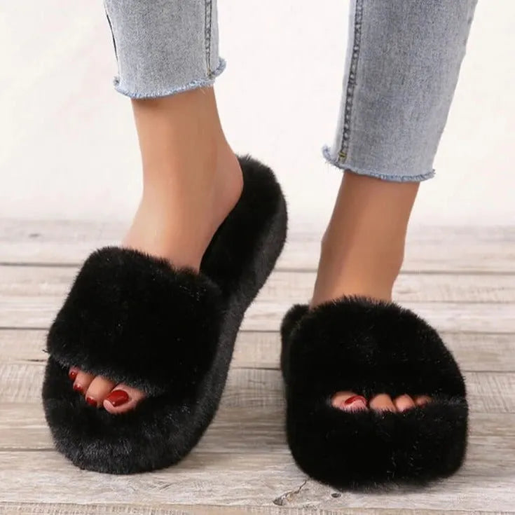 Effortlessly Elegant Slippers with a Timeless Design