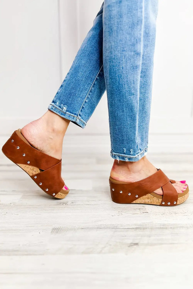 Beautifully Finished Slippers in a Timeless Design