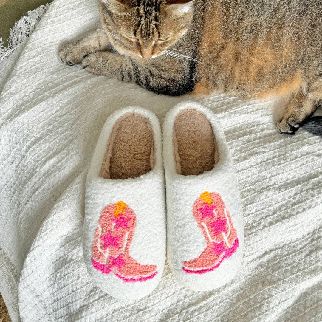 Effortlessly Elegant Slippers with a Timeless Design