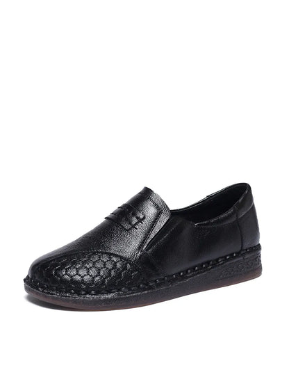 Effortlessly Elegant Shoes with a Timeless Design