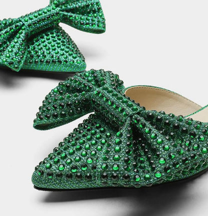 Effortlessly Elegant Heels with a Timeless Design