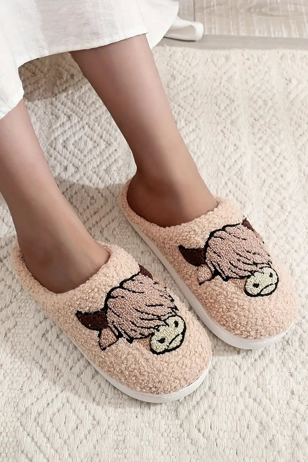 Classic Designed Slippers in a Timeless Cut