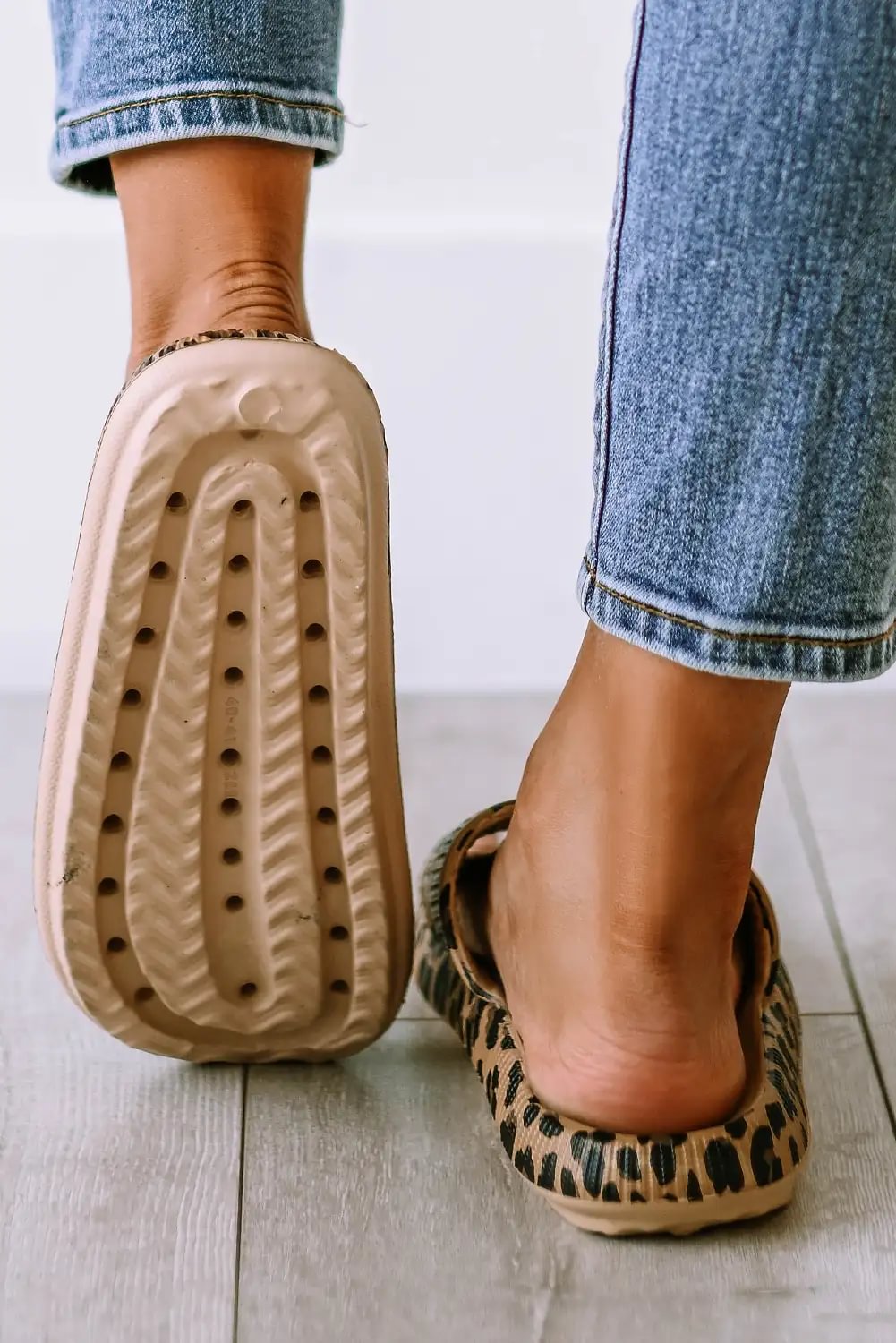 Beautifully Finished Slippers in a Timeless Design