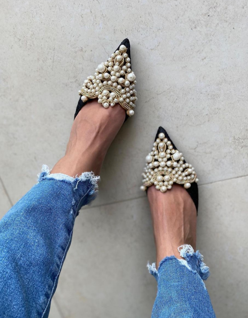 Subtly Elegant Heels with a Refined Vintage Look