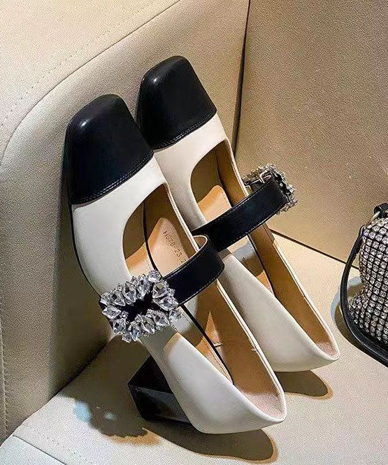 Casually Elegant Shoes with a Refined Edge