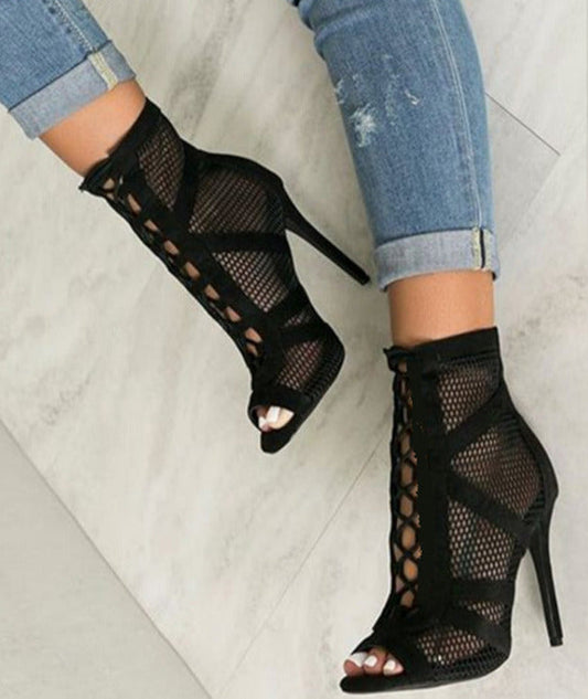 Beautifully Finished Heels in a Timeless Design